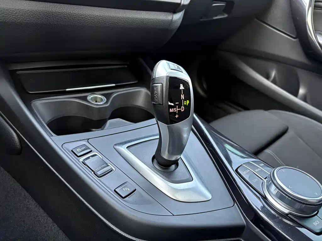 BMW 1 Series 2012 — фото 14