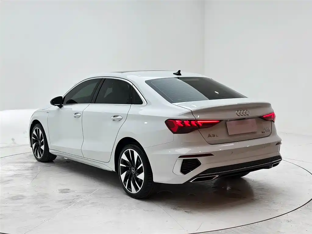 Audi A3 2023 — фото 4