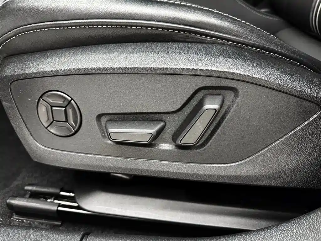 Audi A3 2023 — фото 17