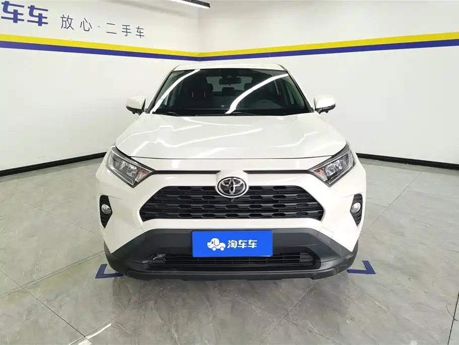 Toyota RAV4 2020 — фото 2