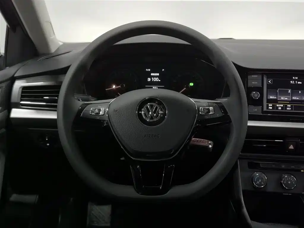 Volkswagen Lavida 2018 — фото 11