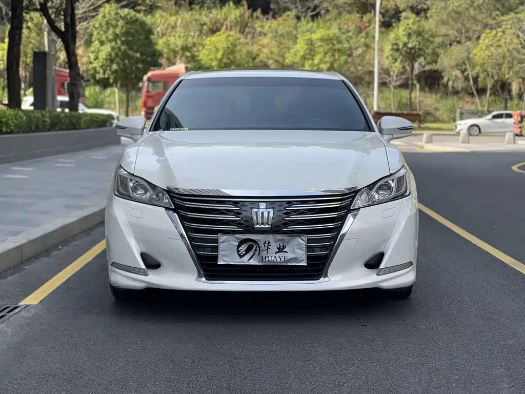 Toyota Crown 2016 — фото 2