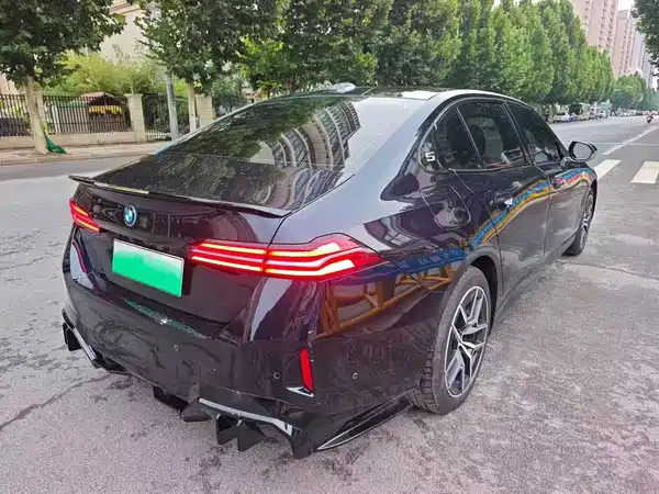 BMW i5 2025