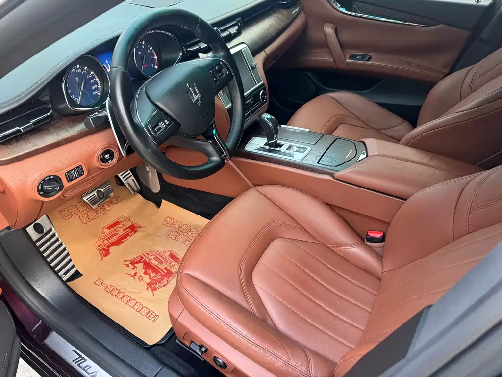 Maserati Quattroporte 2016 — фото 12