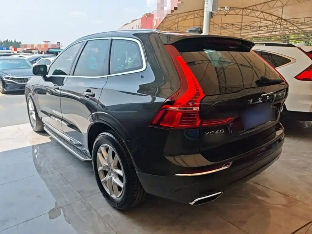 Volvo XC60 2019 — фото 23