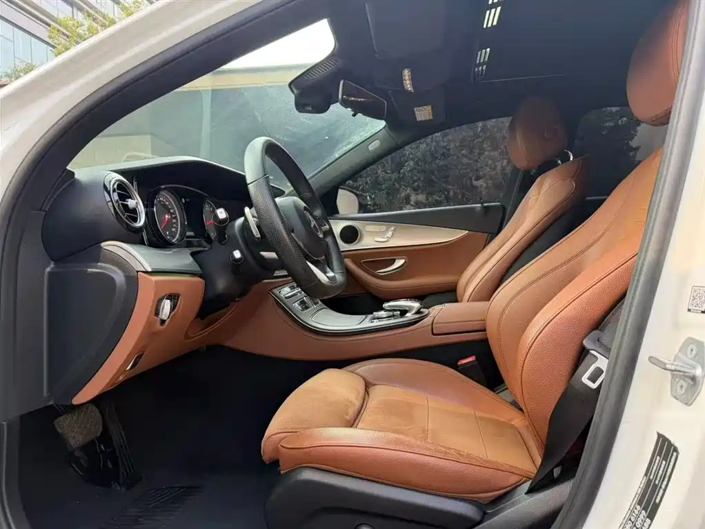 Mercedes-Benz E-Class 2017 — фото 11