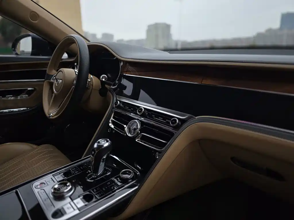 Bentley Flying Spur 2020 — фото 10
