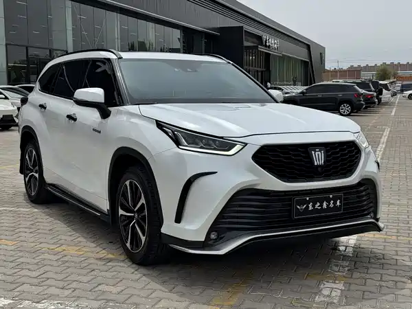 Toyota Crown Kluger 2023