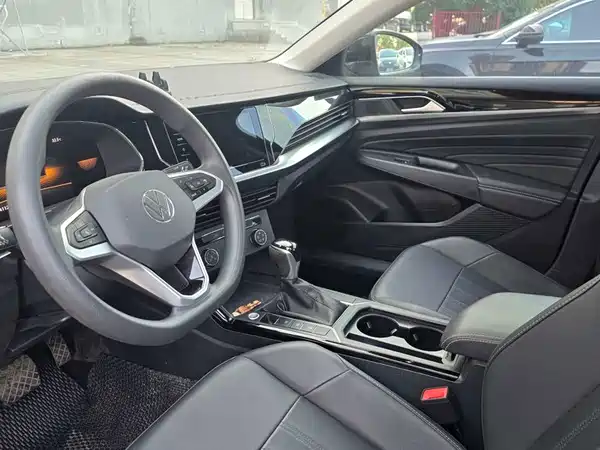 Volkswagen Passat 2025