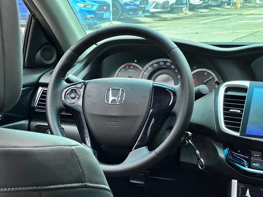 Honda Accord 2016 — фото 12