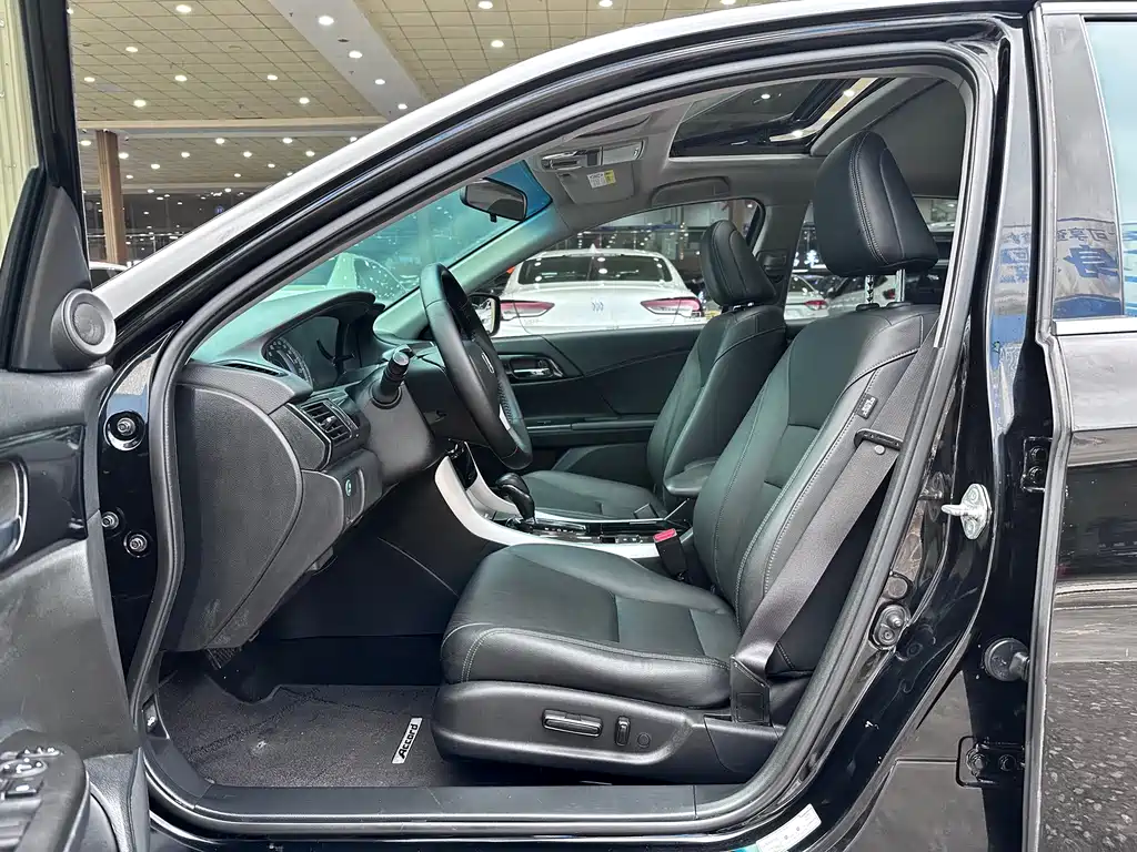 Honda Accord 2016 — фото 2