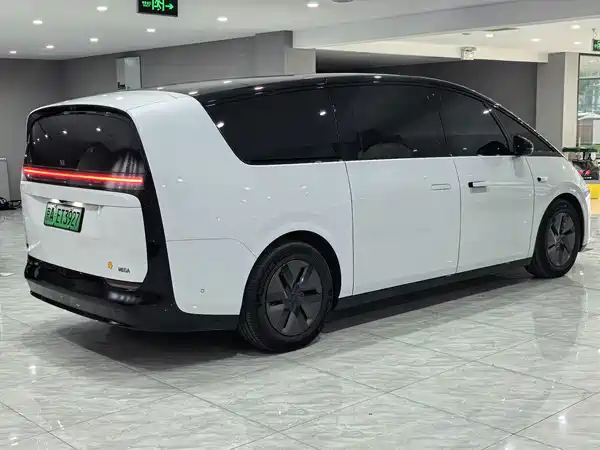 Li Auto MEGA 2025
