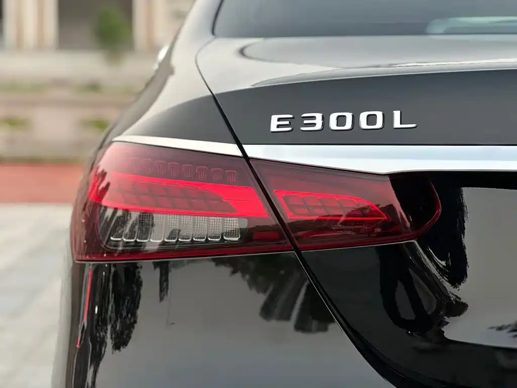 Mercedes-Benz E-Class 2021 — фото 13