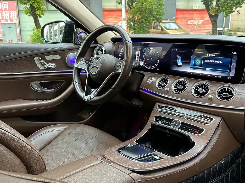 Mercedes-Benz E-Class 2019 — фото 15