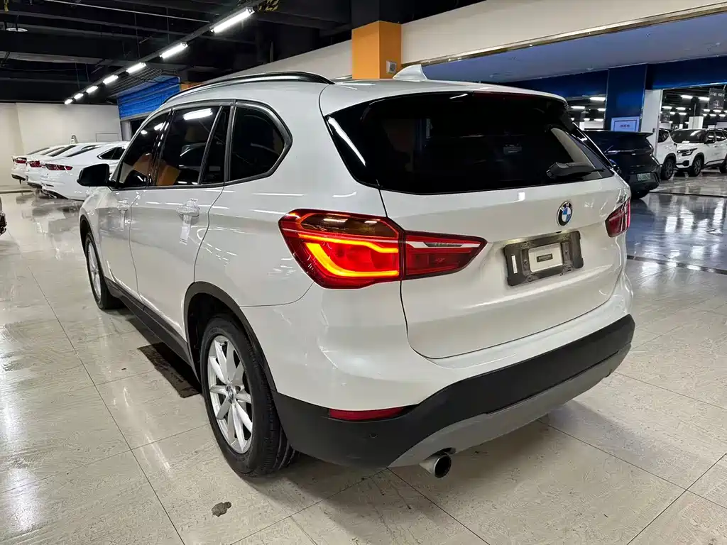 BMW X1 2016 — фото 8