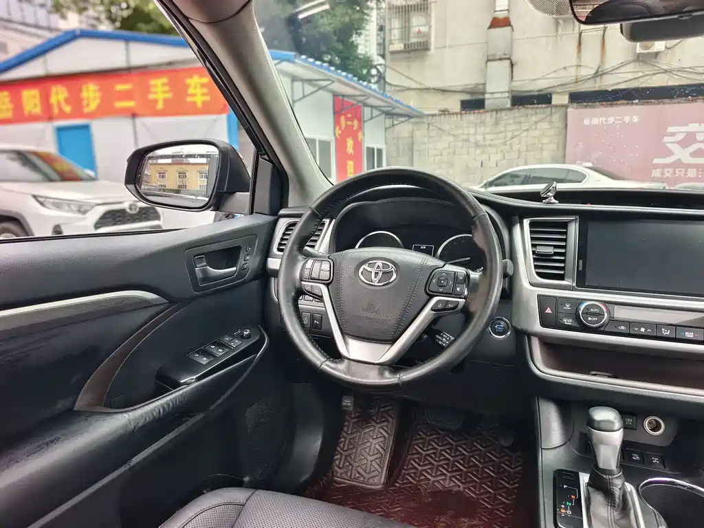 Toyota Highlander 2018 — фото 7