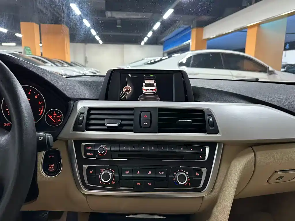 BMW 3 Series 2015 — фото 12