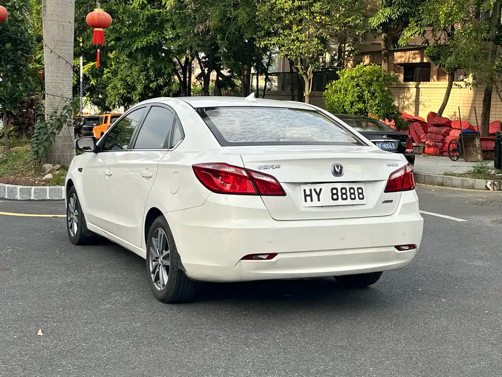Changan Eado 2016 — фото 14