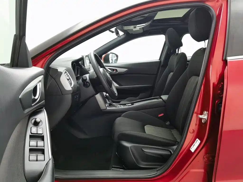 Mazda CX-4 2016 — фото 10