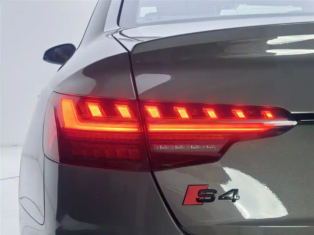 Audi S4 2024 — фото 17