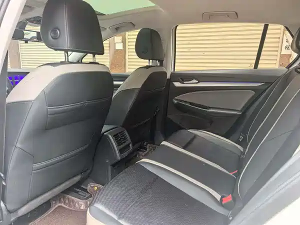 Volkswagen Golf 2020