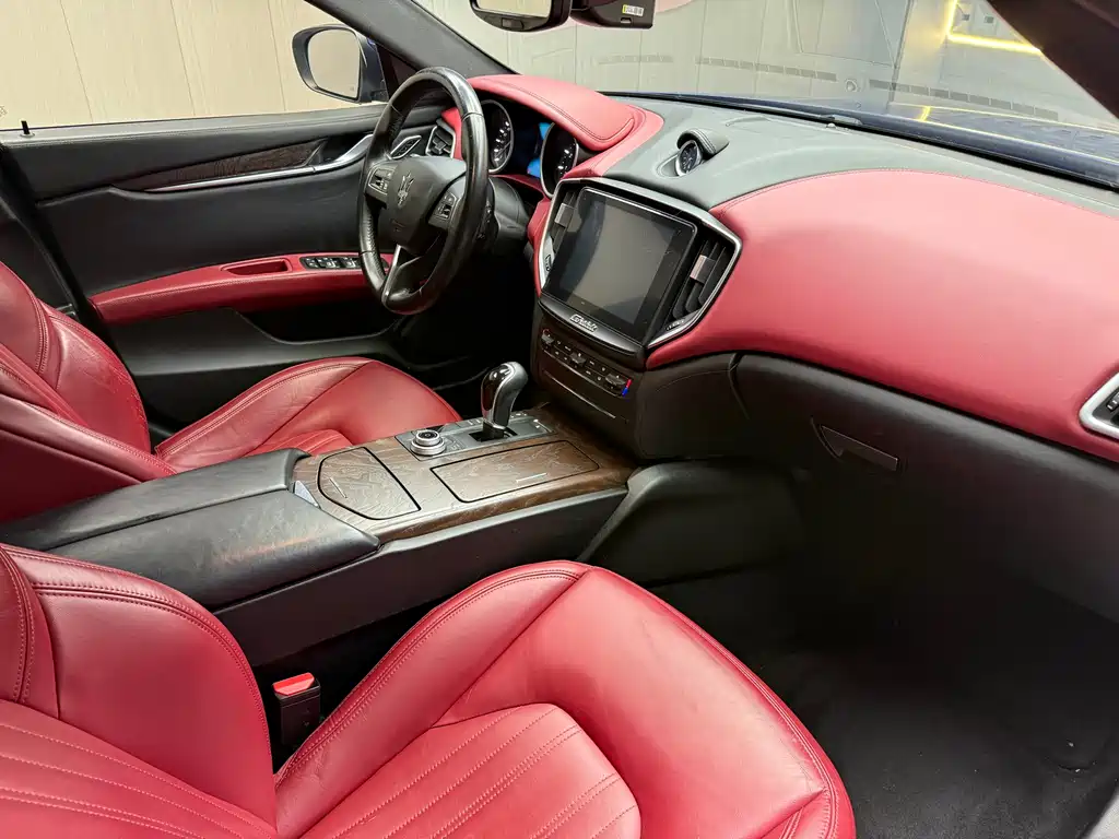Maserati Ghibli 2017 — фото 15