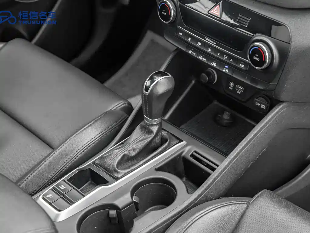 Hyundai Tucson 2017 — фото 18