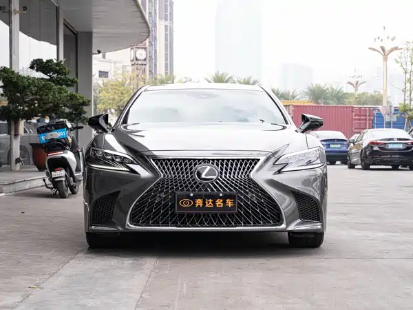 Lexus LS 2018
