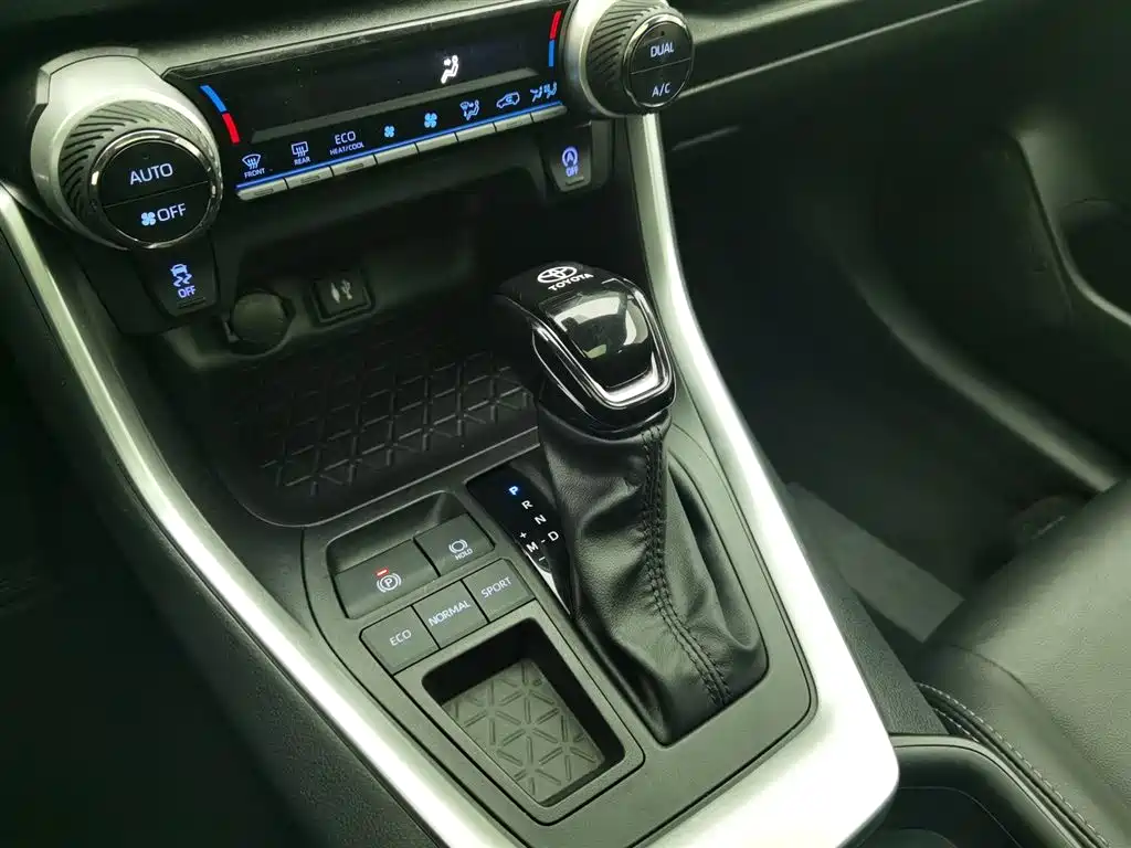 Toyota Wildlander 2022 — фото 13