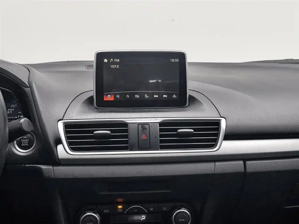 Mazda 3 Axela 2015 — фото 12