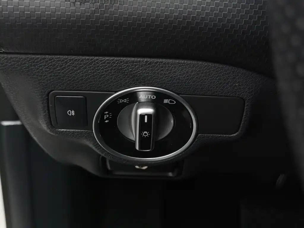 Mercedes-Benz A-Class 2015 — фото 21