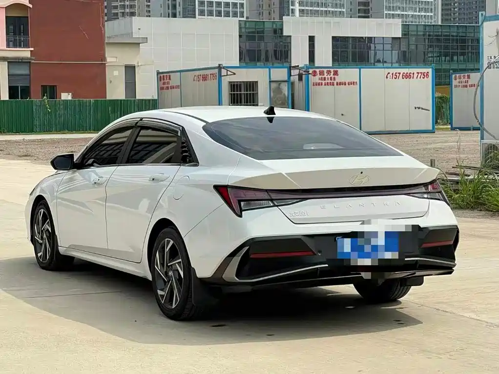 Hyundai Elantra 2024