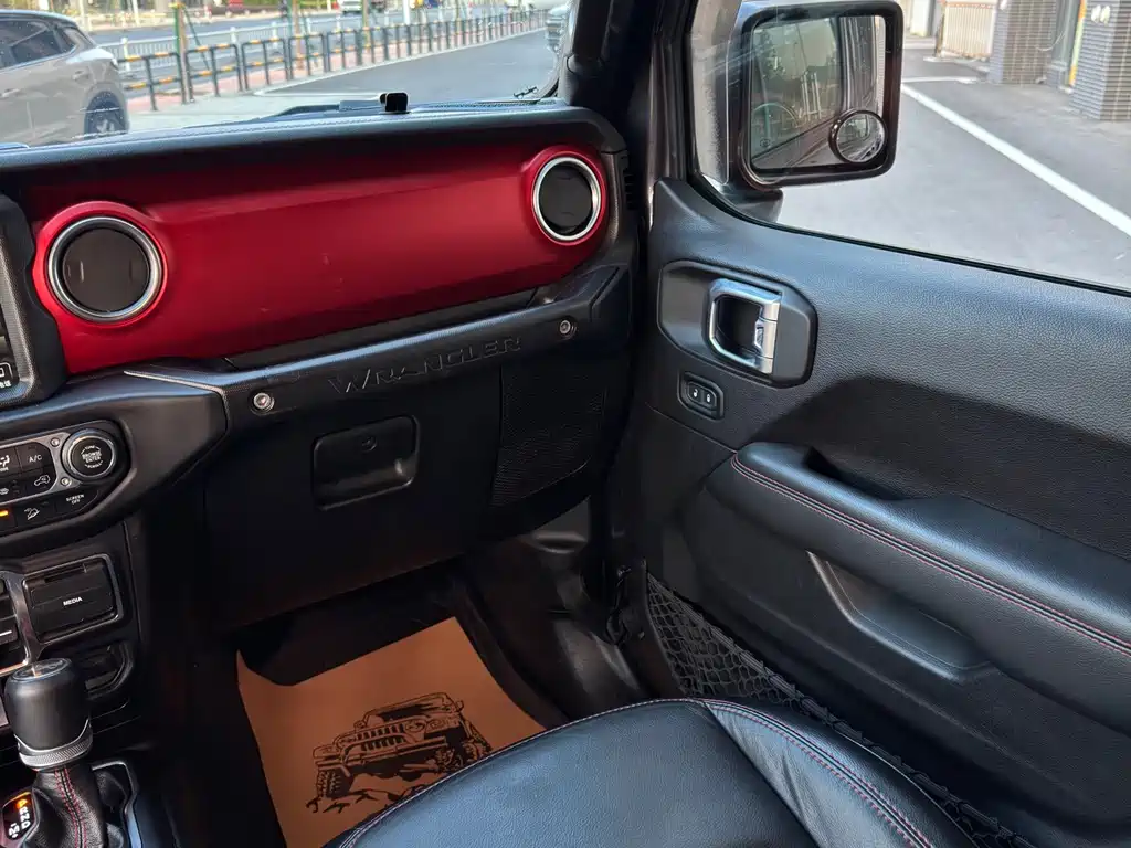 Jeep Wrangler 2020 — фото 17