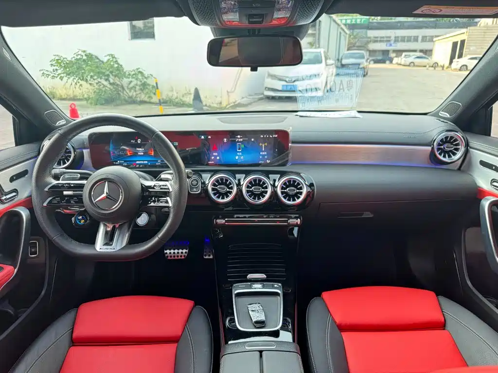 Mercedes-Benz A-Class AMG 2025 — фото 9