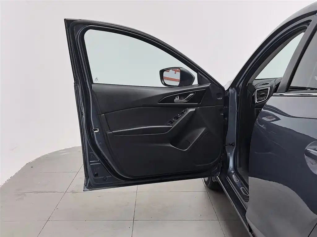 Mazda 3 Axela 2015 — фото 8