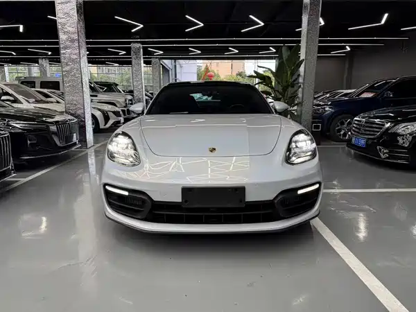 Porsche Panamera 2019