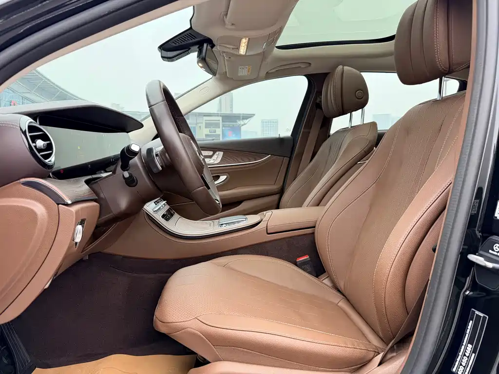 Mercedes-Benz E-Class 2023 — фото 10