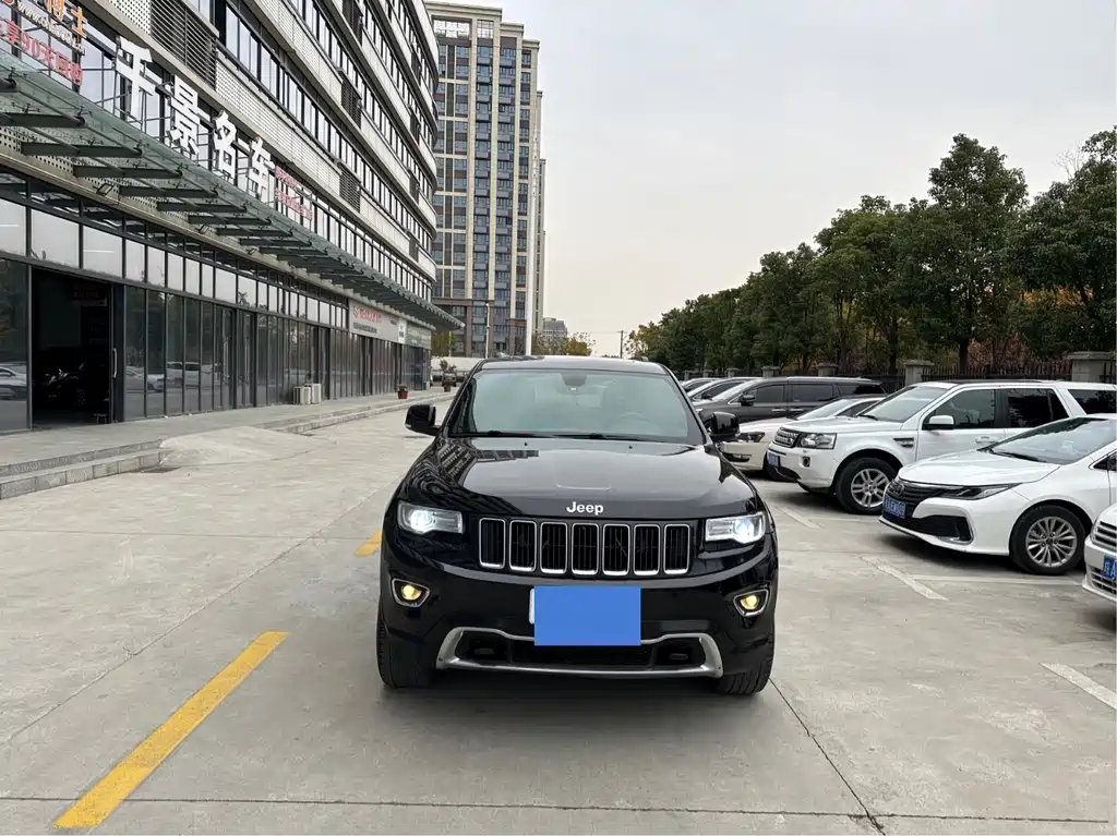 Jeep Grand Cherokee 2015 — фото 2