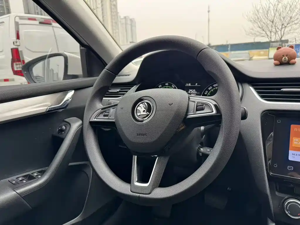 Skoda Octavia 2020 — фото 13