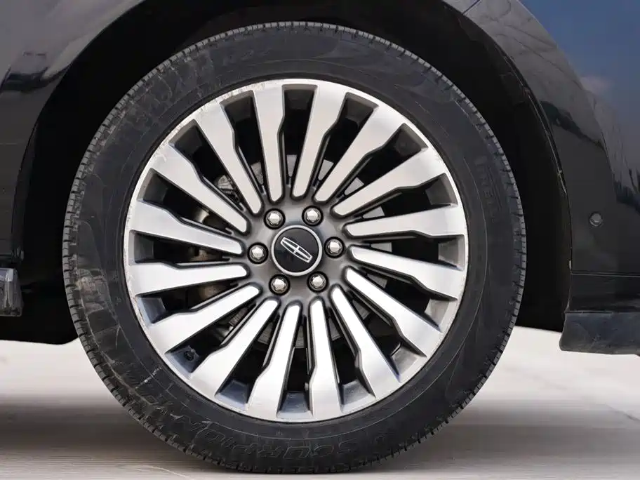Lincoln Navigator 2019 — фото 24