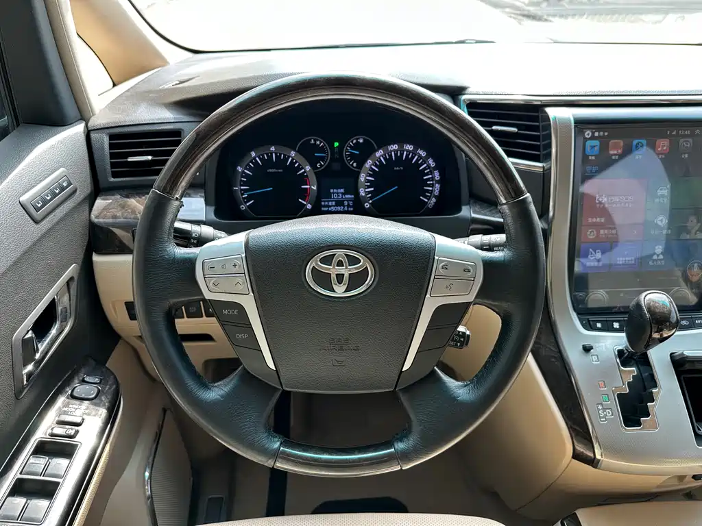 Toyota Alphard 2014 — фото 9
