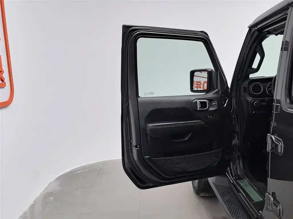 Jeep Wrangler PHEV 2021 — фото 8