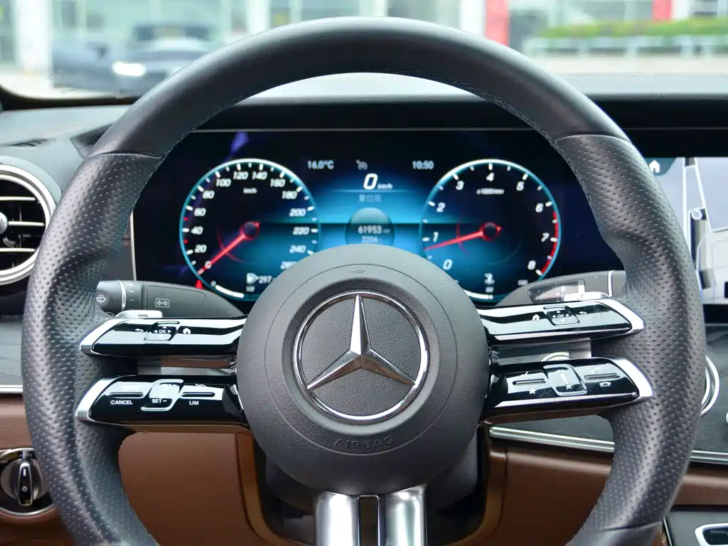 Mercedes-Benz E-Class 2021 — фото 15