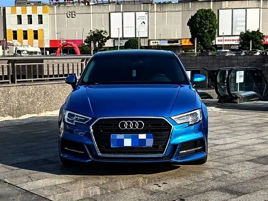 Audi A3 2018 — фото 2
