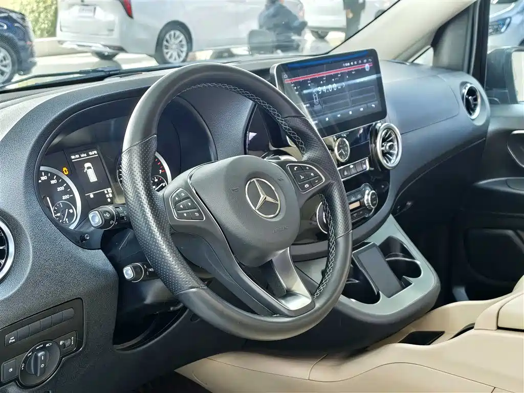 Mercedes-Benz Vito 2023 — фото 4
