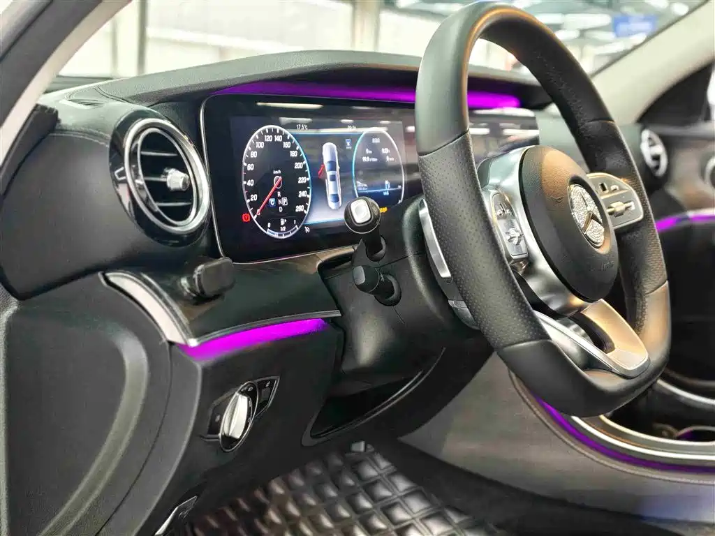 Mercedes-Benz E-Class 2020 — фото 21