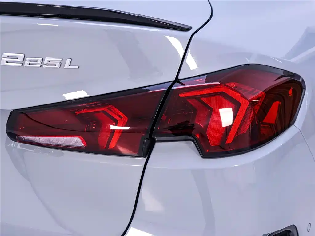 BMW 2 Series 2025 — фото 9