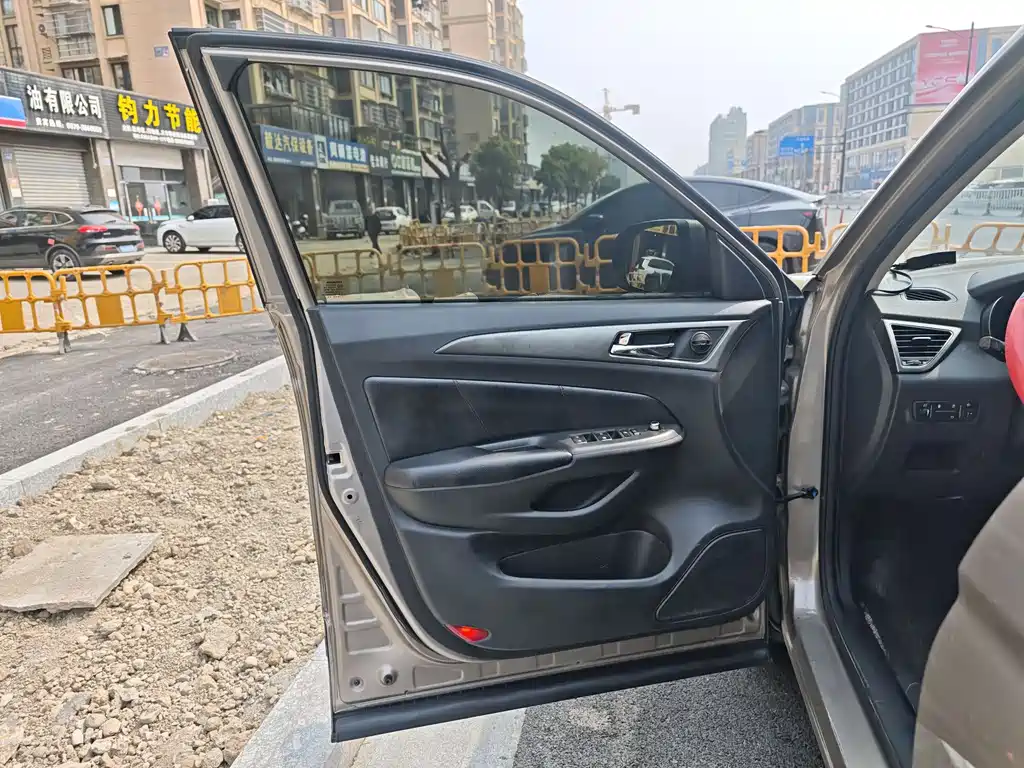 Changan CS75 2015 — фото 13
