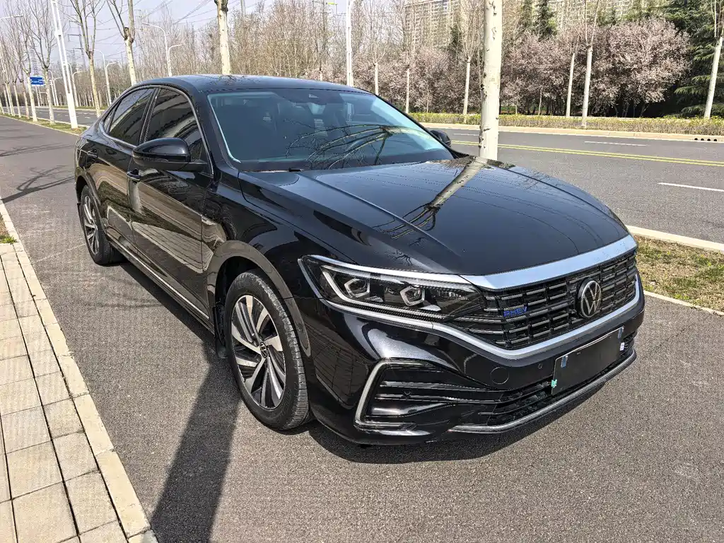 Volkswagen Passat New Energy 2022 — фото 3