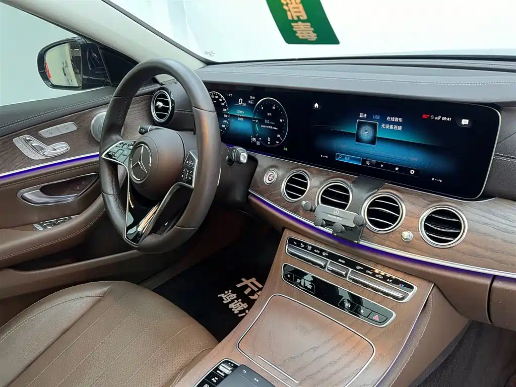 Mercedes-Benz E-Class 2023 — фото 20